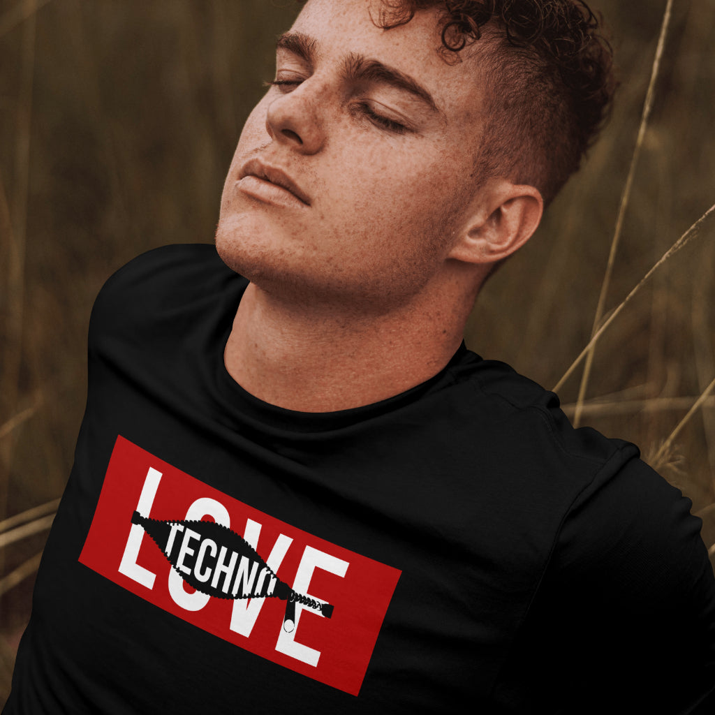 LOVE TECHNO